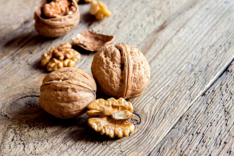 گردو تویسرکان همدان با پوست کاغذی و طعمی استثنایی